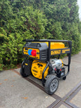 Load image into Gallery viewer, Krachtig DeWalt aggregaat van 10,6 kVA huren bij Wijdo Materieel voor bouwprojecten en noodgevallen.
